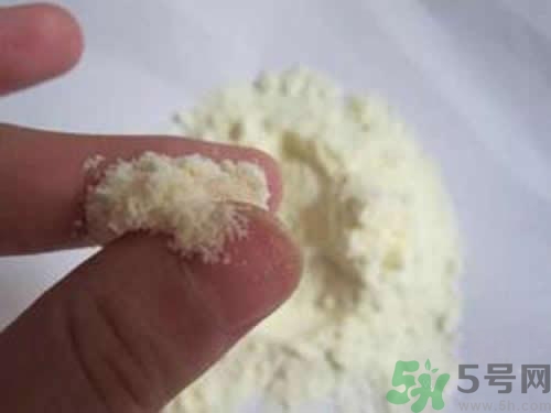 怎么判斷奶粉有沒有變質？判斷奶粉變質的方法