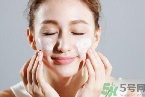 晚上怎么保養(yǎng)皮膚？晚上保養(yǎng)皮膚的方法