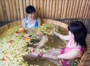 洗澡耳朵進(jìn)水了出不來怎么辦？洗澡時(shí)耳機(jī)進(jìn)水了怎么辦？
