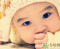 小孩指甲發(fā)白是怎么回事？小孩指甲發(fā)白怎么辦？