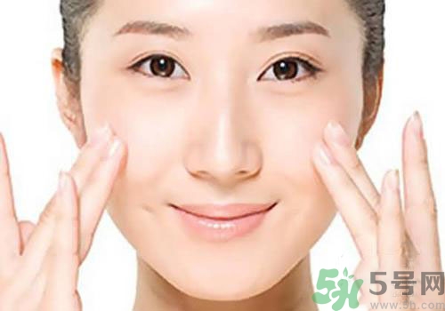 卸妝油怎么用？卸妝油的正確使用方法