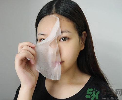 敷面膜前要用爽膚水嗎？敷面膜前要不要用爽膚水？
