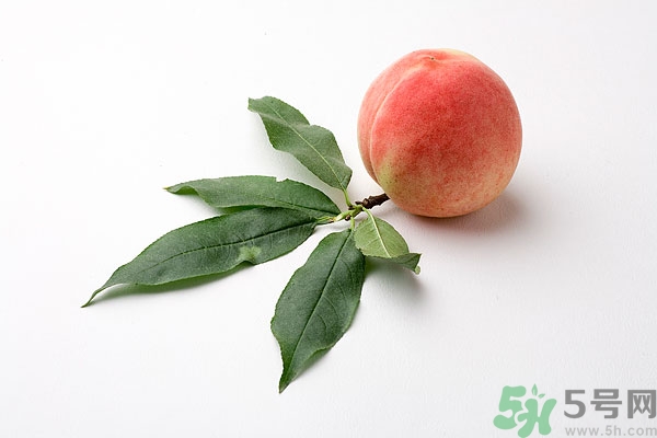 桃子裂口是什么原因？表面有裂口的桃子能吃嗎？