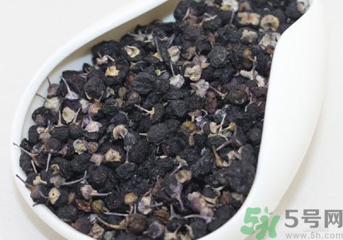 吃黑枸杞會上火嗎？吃黑枸杞會不會上火？