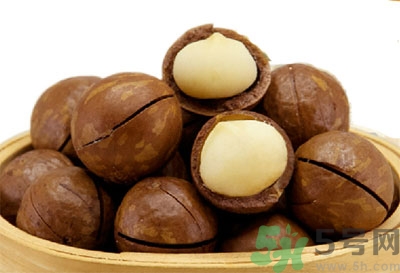 夏威夷果肉黏殼怎么辦？夏威夷果能放多久？