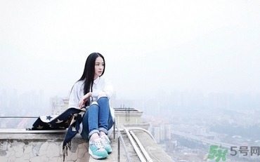 15歲女生白帶多正常嗎？15歲女生白帶異常怎么辦？