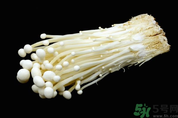 金針菇發(fā)霉了能吃嗎？金針菇長白毛還能吃嗎？