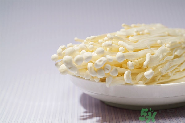 金針菇發(fā)霉了能吃嗎？金針菇長白毛還能吃嗎？