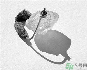 香水過敏了怎么辦？噴香水對身體有害嗎？