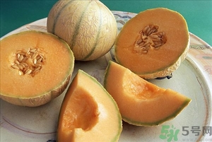 香瓜瓤籽可以吃嗎？香瓜皮能吃嗎？