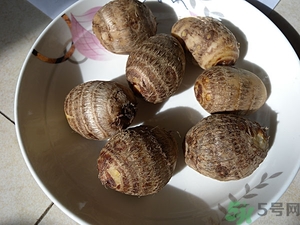 吃芋頭有什么好處和壞處？芋頭的營養(yǎng)價值與禁忌