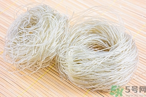 米線和米粉有什么區(qū)別？米粉要泡多久才能炒？