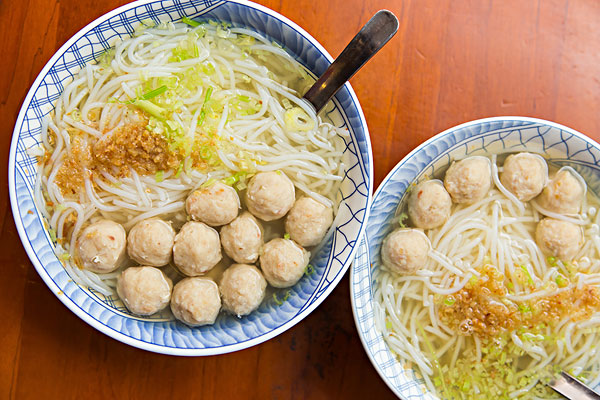 米線和米粉有什么區(qū)別？米粉要泡多久才能炒？