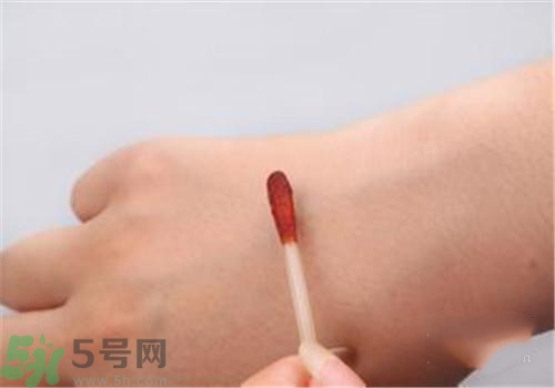 皮膚破皮可以涂碘伏嗎？碘伏可以涂在傷口上嗎？