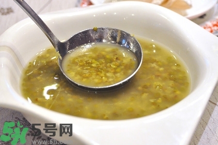 夏天喝綠豆湯好嗎？夏天喝綠豆湯好不好？