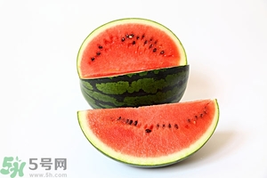 如何辨別西瓜生熟？怎么看西瓜熟不熟？