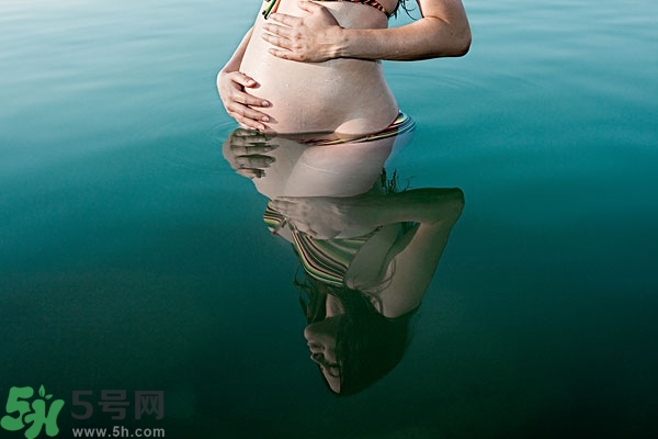 懷孕能浮潛嗎？備孕可以游泳嗎？有影響嗎？