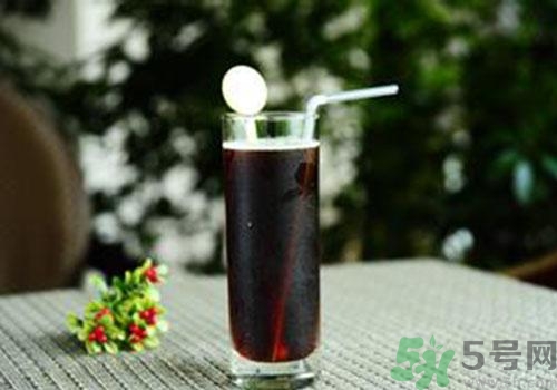 雪碧和可樂(lè)哪個(gè)對(duì)身體的危害更大？雪碧和可樂(lè)哪個(gè)好？