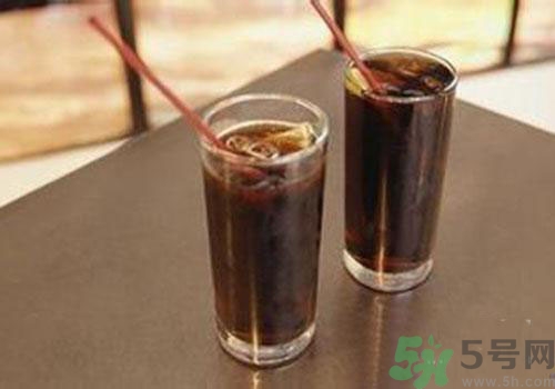 雪碧和可樂(lè)哪個(gè)對(duì)身體的危害更大？雪碧和可樂(lè)哪個(gè)好？