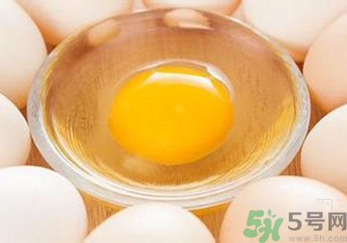 蛋黃和蛋白哪個(gè)更有營(yíng)養(yǎng)？吃蛋黃有什么好處？