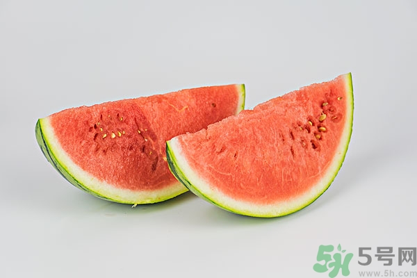 西瓜沒(méi)熟透可以吃嗎？西瓜不好吃怎么做好吃？