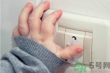 寶寶觸電怎么辦？如何預(yù)防寶寶觸電？