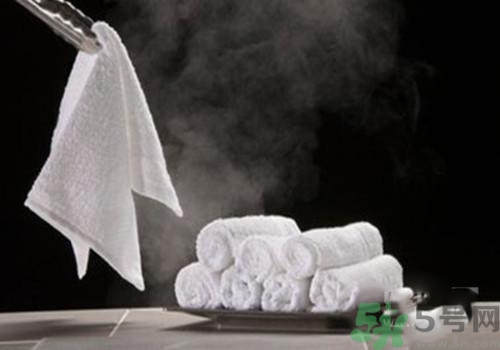 眼睛腫了用冷水敷還是熱水敷？眼睛腫了怎么辦？