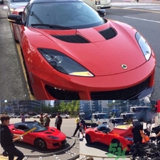 李鐘碩開的什么車？姜哲開的什么車？