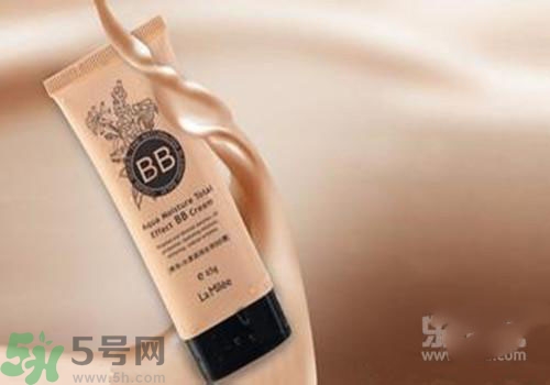 bb霜用洗面奶可以洗干凈嗎？bb霜洗面奶沒洗干凈有什么危害？