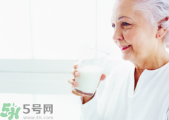老年人骨質疏松吃什么好？骨質疏松應該如何預防？