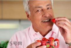 老年人骨質疏松吃什么好？骨質疏松應該如何預防？