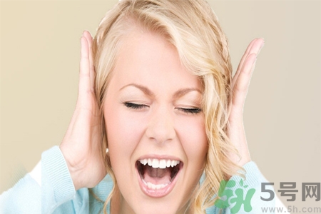 耳朵后面長(zhǎng)了個(gè)硬包怎么回事？ 耳朵后面長(zhǎng)了個(gè)硬包怎么辦？