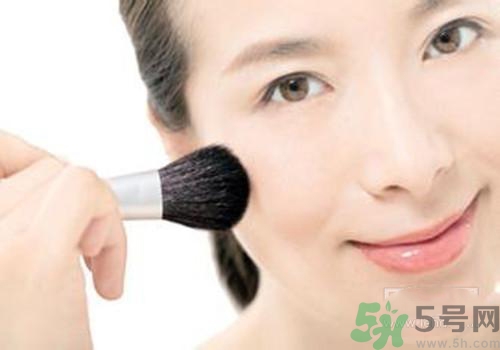裸妝怎么化？裸妝需要什么化妝品？