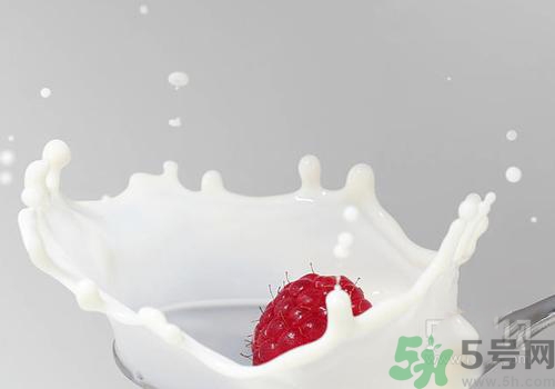 有機奶粉和配方奶粉有什么區(qū)別？有機奶粉和配方奶粉哪個好？