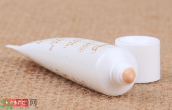 臉部防曬用什么護(hù)膚品好？臉上防曬哪個(gè)牌子好？