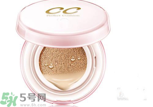 cc霜和防曬霜哪個先用？cc霜和防曬霜的使用順序