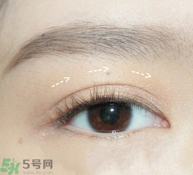 戴眼鏡怎么化妝？眼鏡妝怎么畫