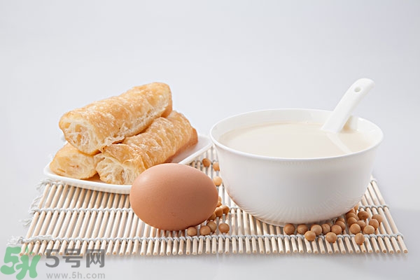 豆奶粉結(jié)塊還能喝嗎？豆奶粉分層還能喝嗎？