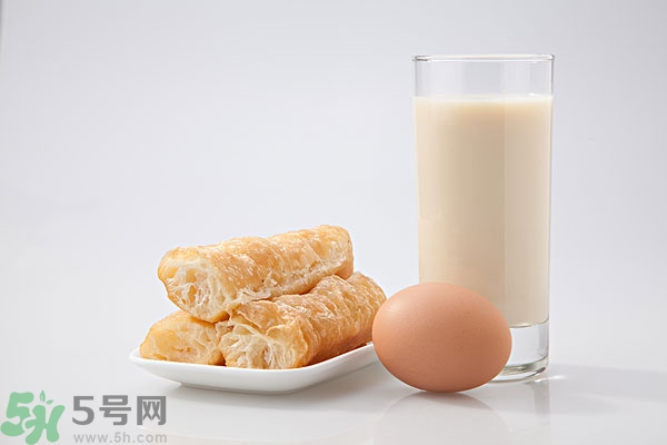 豆奶粉結(jié)塊還能喝嗎？豆奶粉分層還能喝嗎？