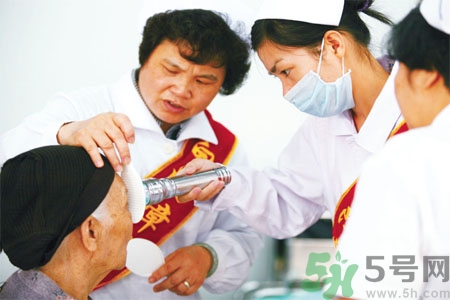 白內(nèi)障的護(hù)理措施是什么？白內(nèi)障的飲食護(hù)理有哪些？