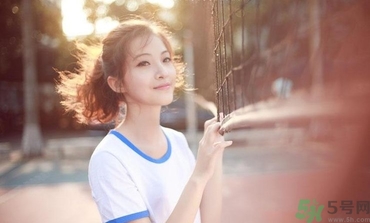 13歲女生平胸怎么辦？13歲女生平胸正常嗎？