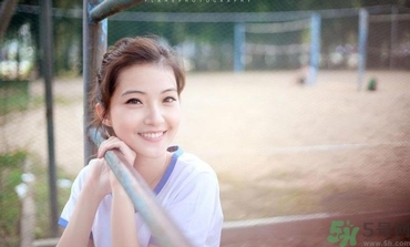 13歲女生平胸怎么辦？13歲女生平胸正常嗎？