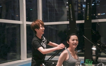 女生去健身房怎么穿衣服？女生去健身房穿什么鞋？