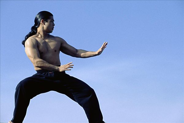 深蹲的正確做法 深蹲的標(biāo)準(zhǔn)動(dòng)作是怎樣的？