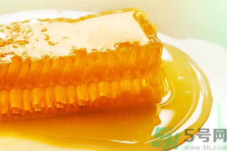 口腔潰瘍可以吃蜂蜜嗎？口腔潰瘍能不能吃蜂蜜？