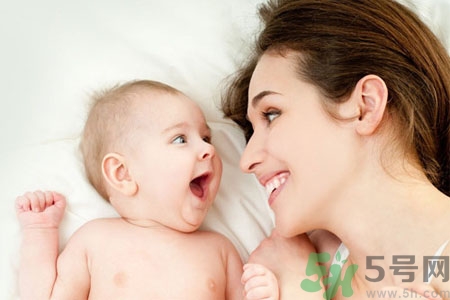 如何預(yù)防女性乳頭痛？女性需注意乳房的哪些問題？