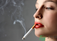 上廁所抽煙好嗎？上廁所抽煙有什么害處？