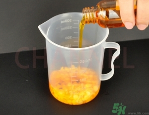 潤唇膏怎么做？潤唇膏自制方法