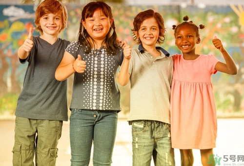 怎么讓女孩子喜歡自己？怎么讓男孩子喜歡自己？