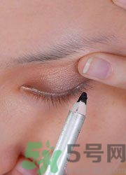 眼線怎么畫好看圖解？單眼皮怎么畫眼線好看？